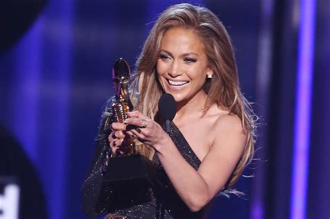 awards jennifer lopez has won.